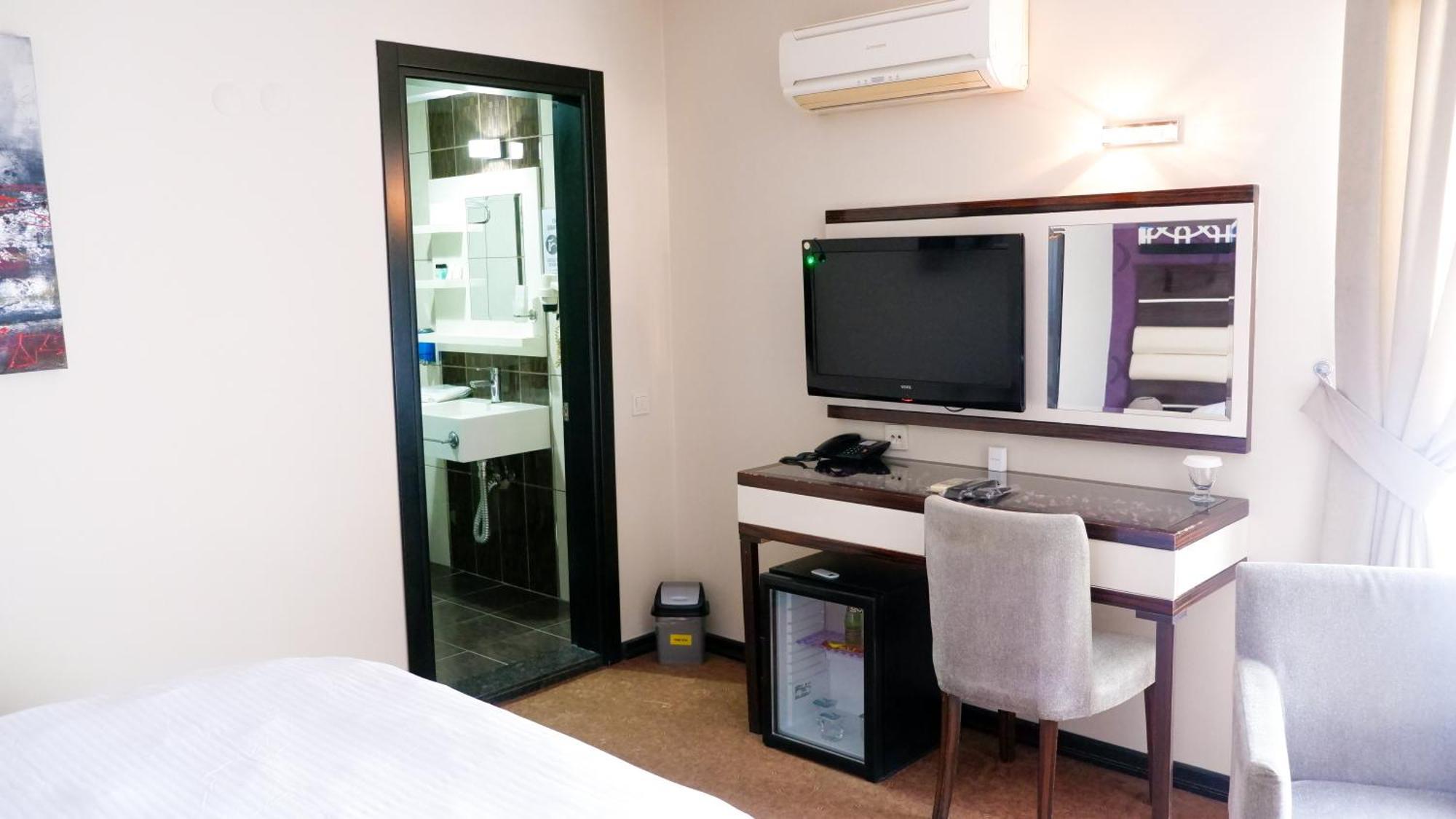 Hotel La Bella Soma Bagian luar foto