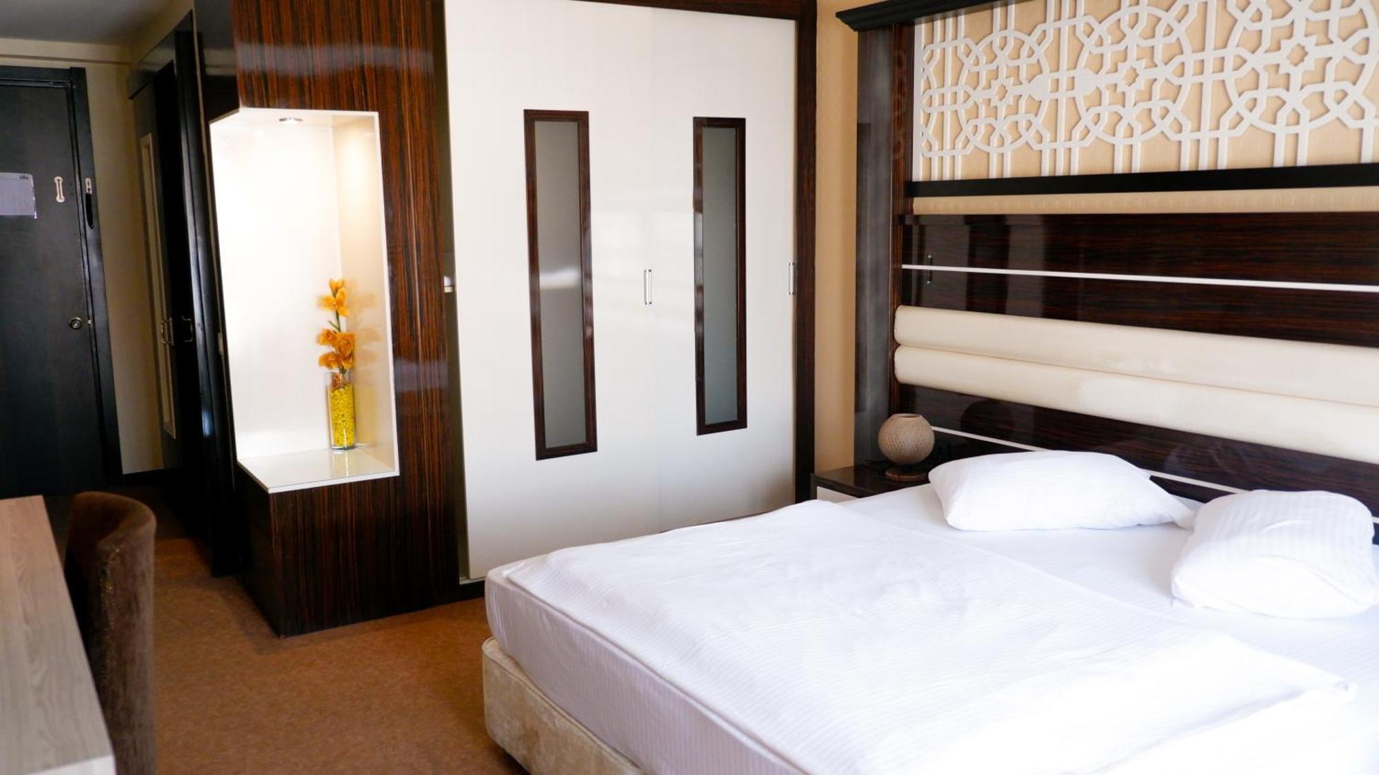 Hotel La Bella Soma Bagian luar foto