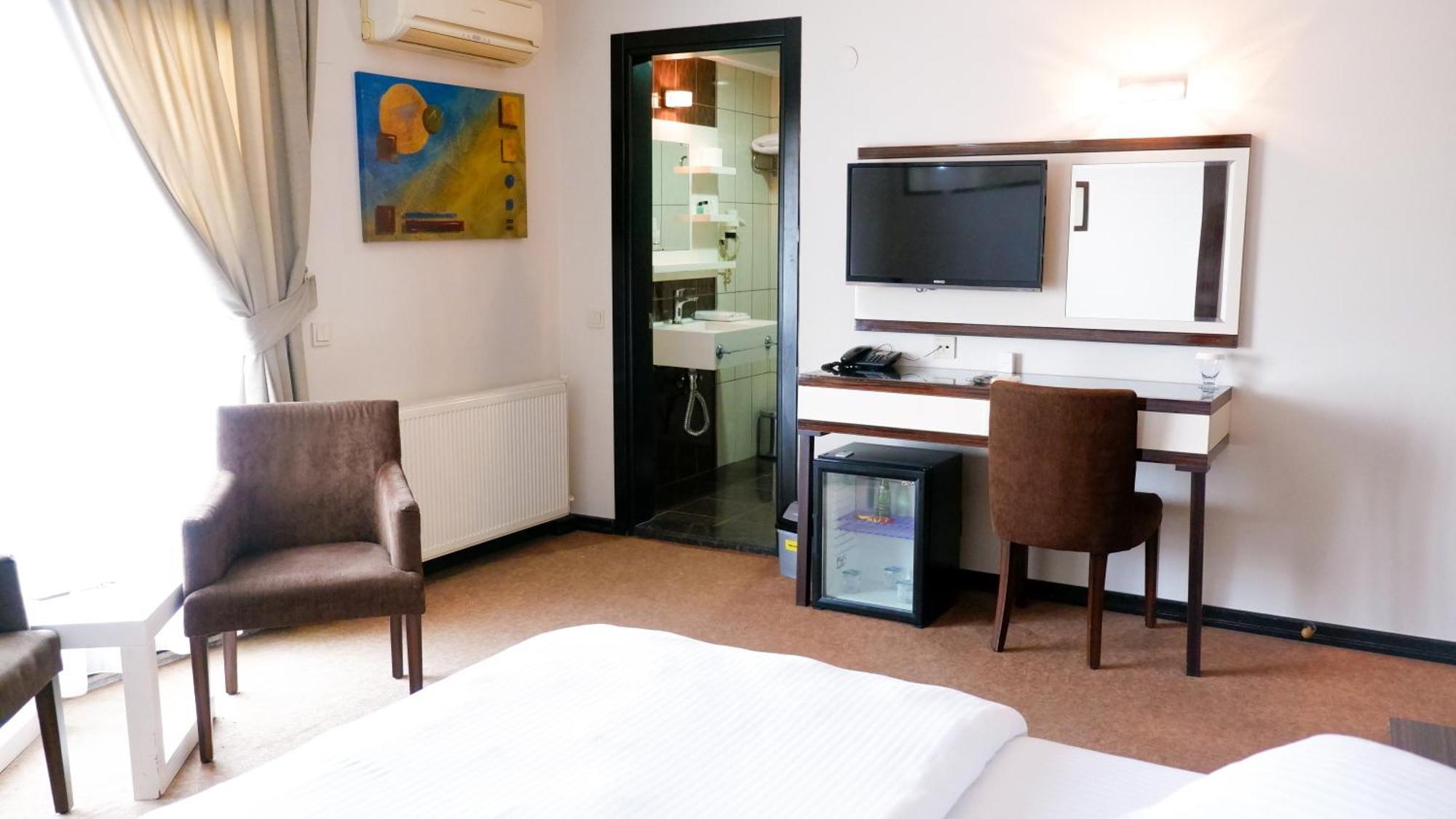 Hotel La Bella Soma Bagian luar foto